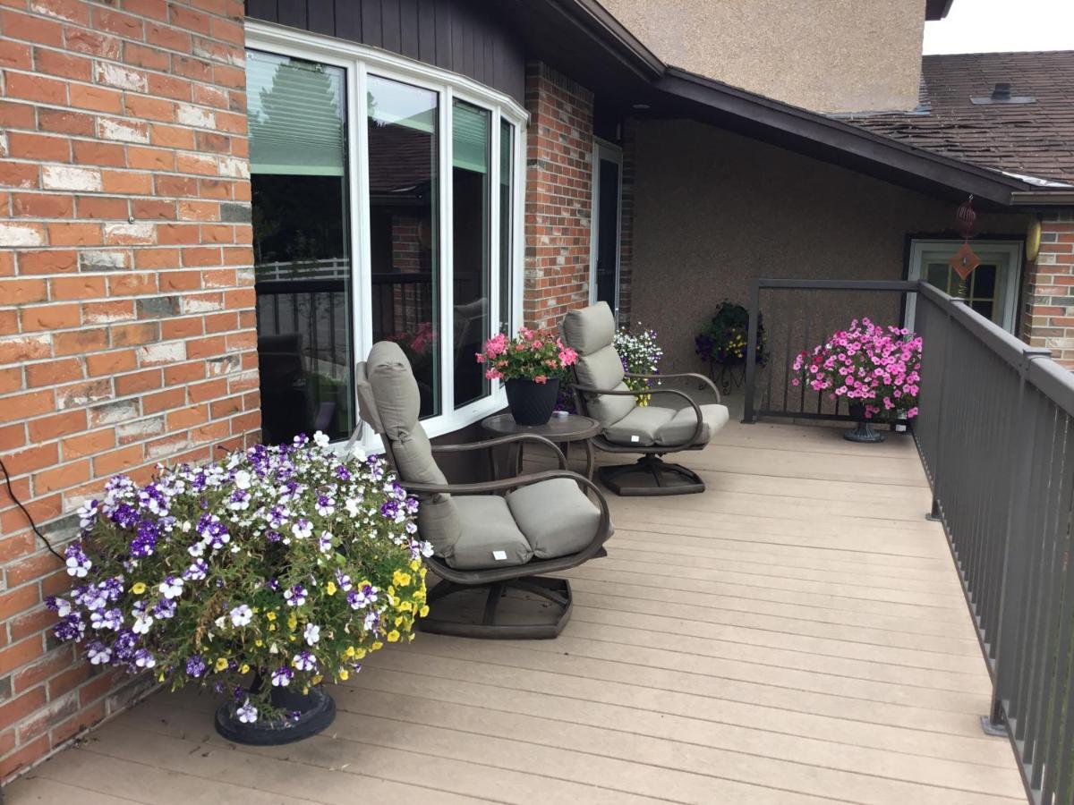 Burmis Bed And Bales Bed & Breakfast Bellevue Exterior photo