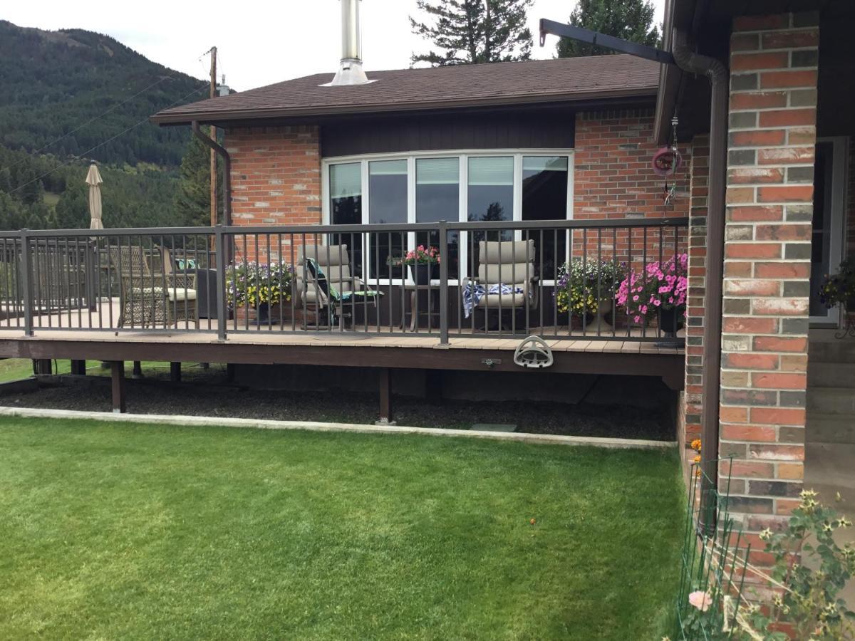 Burmis Bed And Bales Bed & Breakfast Bellevue Exterior photo